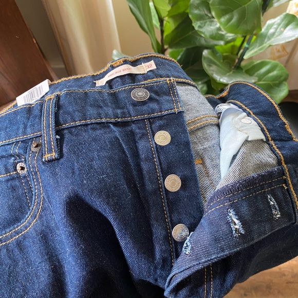 Levi’s Premium Ribcage Boot Cut Jeans: High Key  Dark Wash 32 - Picture 12 of 13